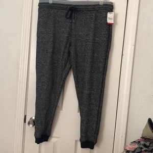Junior Plus joggers, nwt.
